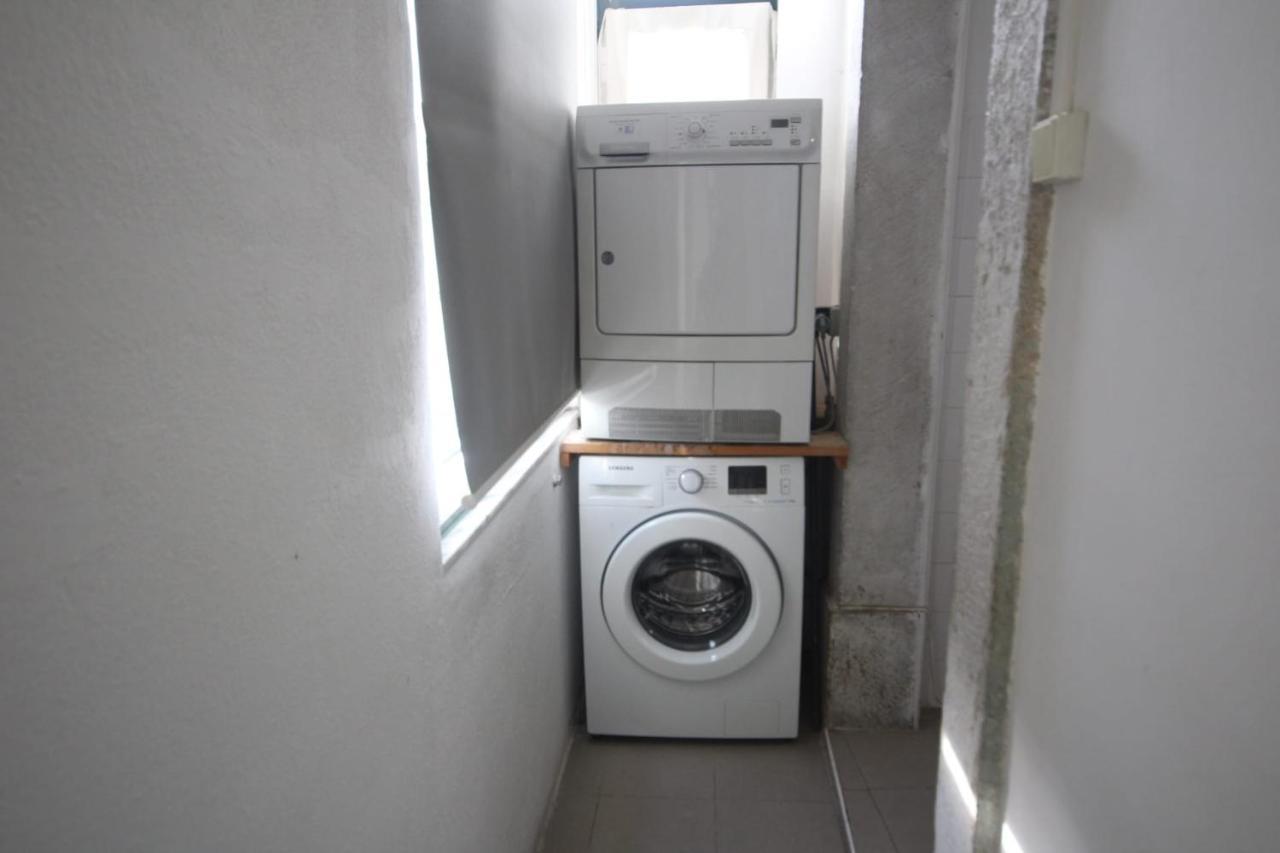 ליסבון Romantic Chiado 7 -Private Small Single Room With No Outside Window מראה חיצוני תמונה