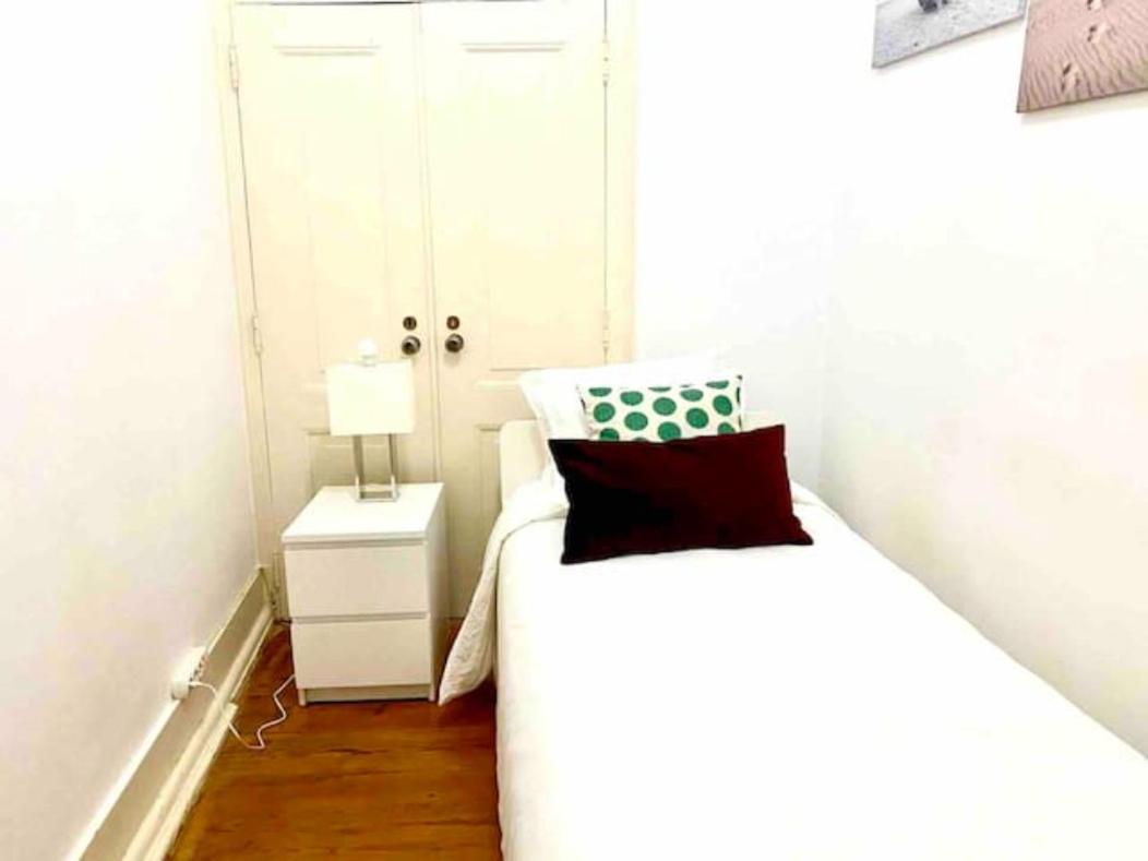 ליסבון Romantic Chiado 7 -Private Small Single Room With No Outside Window מראה חיצוני תמונה
